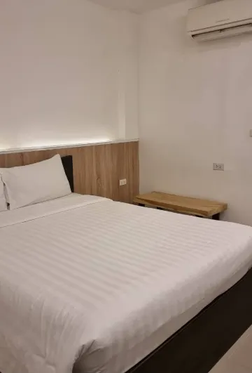 ห้องขนาดเล็ก เตียงใหญ่