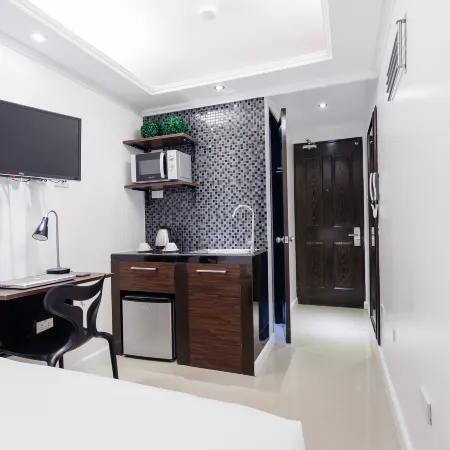 Nest Nano Suites Poblacion - Makati