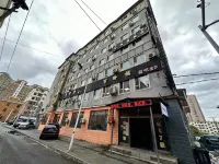 Genting·Net Red Light Luxury Homestay (Yanji Yanbian University Net Red Wall Store)