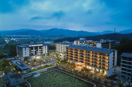 Yaowanggu Kangyang Hotel Отели рядом с достопримечательностью «Mt. Yangjiao Forest Park»