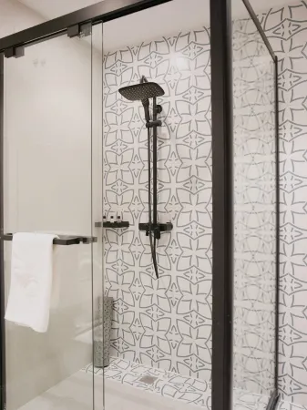 YinYi Hotel (East Ring Never Sleeps City Middle East Market Branch)