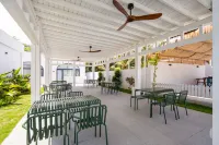 Wanning Moye Homestay (Riyuewan Surfing Store)