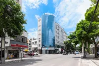 i Electronic Sports Hotel (Guizhou Xingyi DCF Jushan Square) - Esports