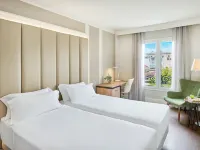 NH Madrid Nacional Hotels near Retiro