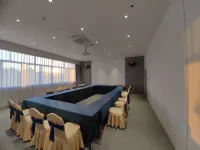 Four Seasons Yijing Hotel (Jinhua High-speed Railway Station Yintai City Branch) - Business