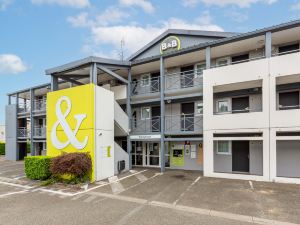 B&B Hotel Chartres Le Forum