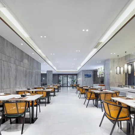 Jinjiang Metropolo Hotel (Huangshi Development Zone Olympic Sports Center Baihuayuan)