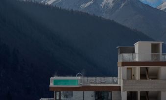 Siguniang Mountain Looking Up at the Starry Sky  [The first choice for overseas tourists]