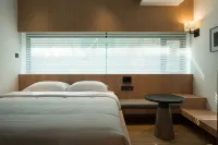 SFEEL Designer Hotel (Chengdu Kuanzhai Alley Tonghuimen Subway Station)