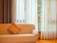 MounTours Resort Hotels in Lianshan