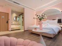 Oude Hotel (Leshan Zhanggongqiao Food Street) Hotels in Leshan
