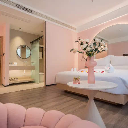 Oude Hotel (Leshan Zhanggongqiao Food Street)