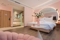Oude Hotel (Leshan Zhanggongqiao Food Street) Hotels near Zhanggongqiao Food Street