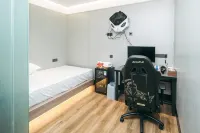 Mengzhou Lightning Bear E-Sports Hotel