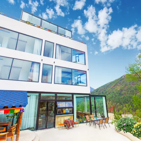 VALATOMS Van Latu Chuyi Homestay (Kangding)