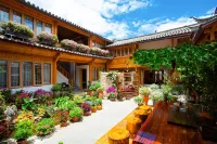 Lijiang Flower Sea Inn (South Gate of Ancient City) - 駐車場