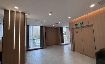 Jiaru Hotel (Zhengzhou East High-speed Railway Station)