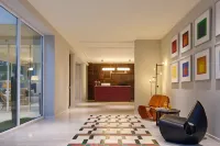 Floral Lux Hotel · Lingguo Hotel(Beihai Silver Beach International Passenger Port Branch)