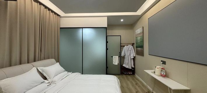 Lijianrugu Audio-visual Homestay (Duoerma Shidai Square) Hotels in Xixia