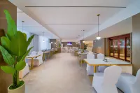 Renju Fashion Hotel (wanding plaza, Songshan Avenue, Yucheng) Hotels near Dayu Spring and Autumn Cultural Industry Park