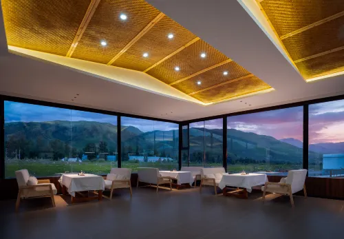 Youjian Shanhe Homestay (Nalati Scenic Area Branch)