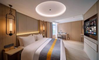 Yichuan Shengyuan Business Hotel