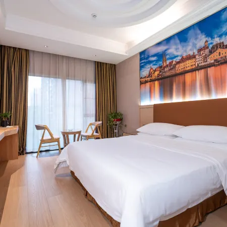 Vienna Hotel (Chibi Gaotiezhan)