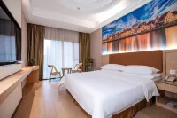 Vienna Hotel (Chibi Gaotiezhan) Hotels in Chibi