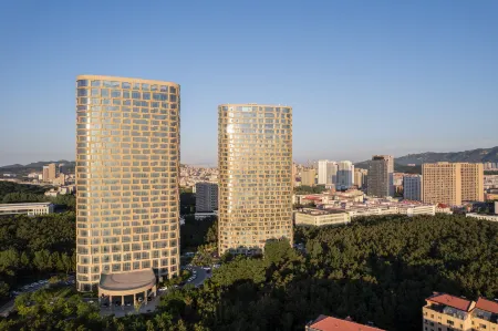 WORLD HOTEL Отели рядом с достопримечательностью «Harbin Institute of Technology»