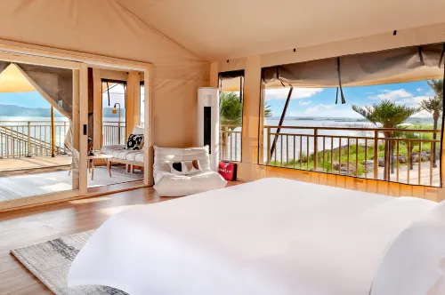 Xinyang Xingxiu River Beach Camping Hotel