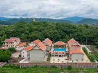 LAN XIANG BOUTIQUE HOTEL バンパノム周辺のホテル
