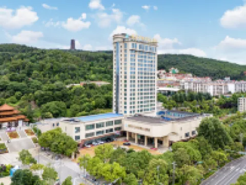 Stone Forest International Hotel Hotels in Qujing