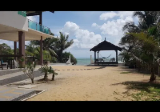 Che Beach House Hotels in Marang