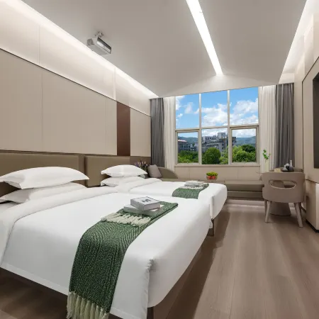T · Island Smart Cinema Hotel