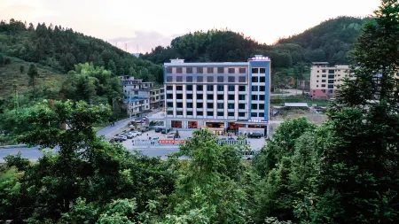 Beiya Hotel Отели рядом с достопримечательностью «Huayao Ancient Village»