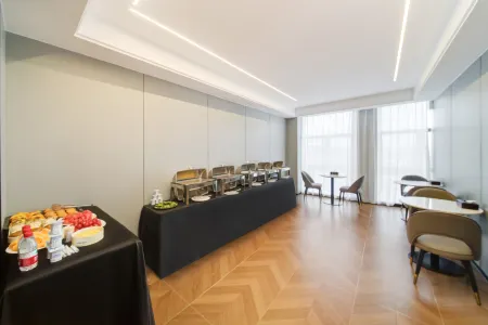 SKY·Hotel Отели рядом с достопримечательностью «Zhuhai Branch of Beijing Normal University Dormitory»