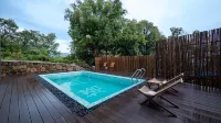 Hong Cun Wu she holiday homestay (Tachuan branch) - Infinity Pools