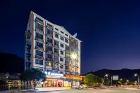 Shanyu City · Panoramic Intelligent Audio-visual Hotel (Guilin Longsheng Bus Station Store Hotels near Yinshui Dong Village