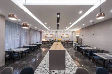 Homeinn Selected Hotel (Zibo Railway Station Badaju) Отели рядом со станцией Zibo Railway Station