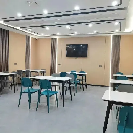 City Preferred Hotel (Wuhan Tianhe International Airport Songjiagang Subway Station)