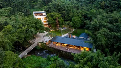 courtyard of chinoiserie Hotel Hotels in 