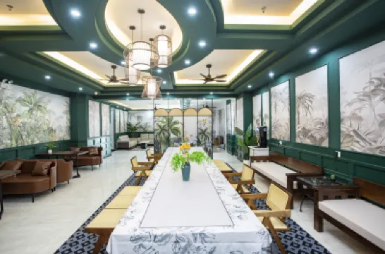 Ant hostel (Haikou Arcade Street） Hotels near Watsons