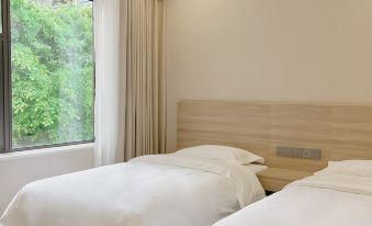 Yunlai Hotel (Women and Children's Hospital Ranjiaba Campus)