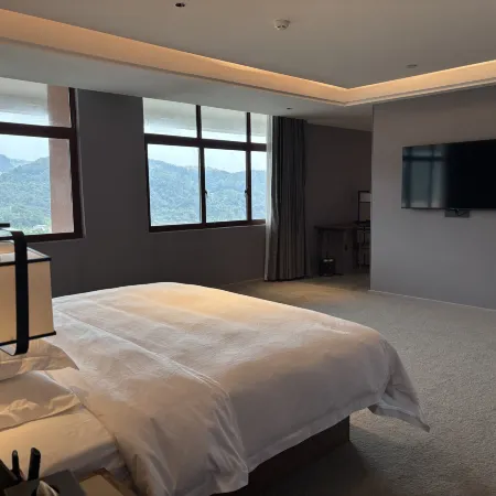 DONGXIANG LN DONGFANG HOTEL