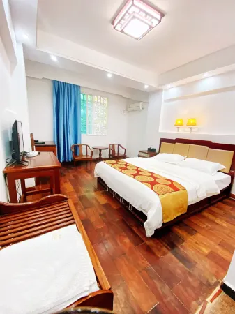 Molonglo South Hotel Отели рядом с достопримечательностью «Mohan»