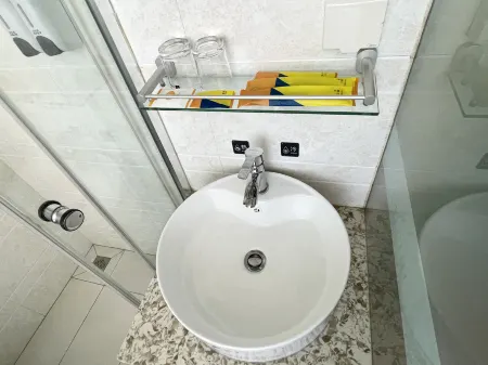 7Days Inn Hotel (Hongtong Chaoyang West Street) Отели рядом с достопримечательностью «Yongningbao Relic Site»