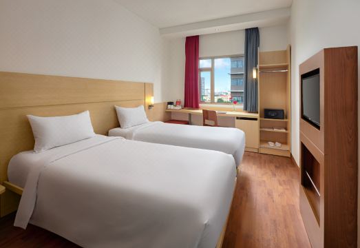 Ibis Saigon South Hotel Over view