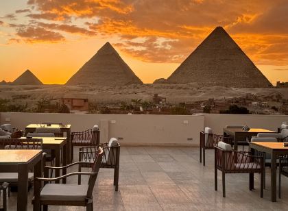 Pyramids Hotel