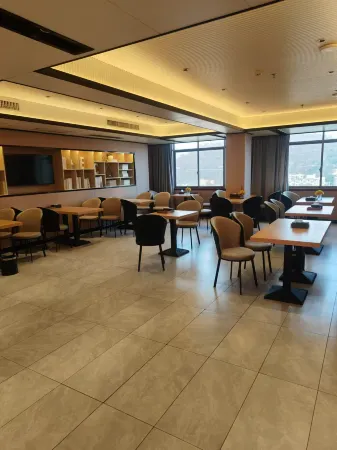 Echarm Hotel (Changsha Huda Caiyuan Campus Xihu Park Subway Station) Отели рядом с достопримечательностью «Hunan University of Finance and Economics Library»