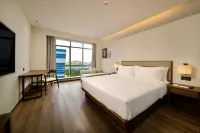Model J Hotel Jakarta Soekarno - Hatta Airport Hotel dekat Perpustakaan Universitas Mercu Buana Jakarta Kampus Meruya